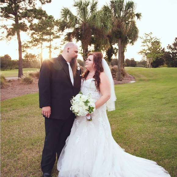 Beautiful Sophia Tolli Gown - Picture 6 of 6